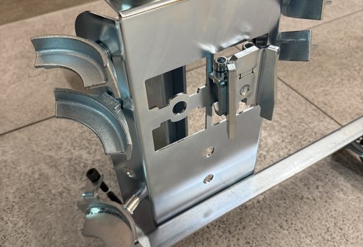 HEAVY-DUTY STORAGE SOLUTION FOR SPRING COMPRESSOR JAWS AND ACCESSORIES - 1